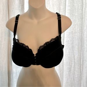 Excellent Ashley Graham Black Bra w/ Molded Cups. Size 40DD